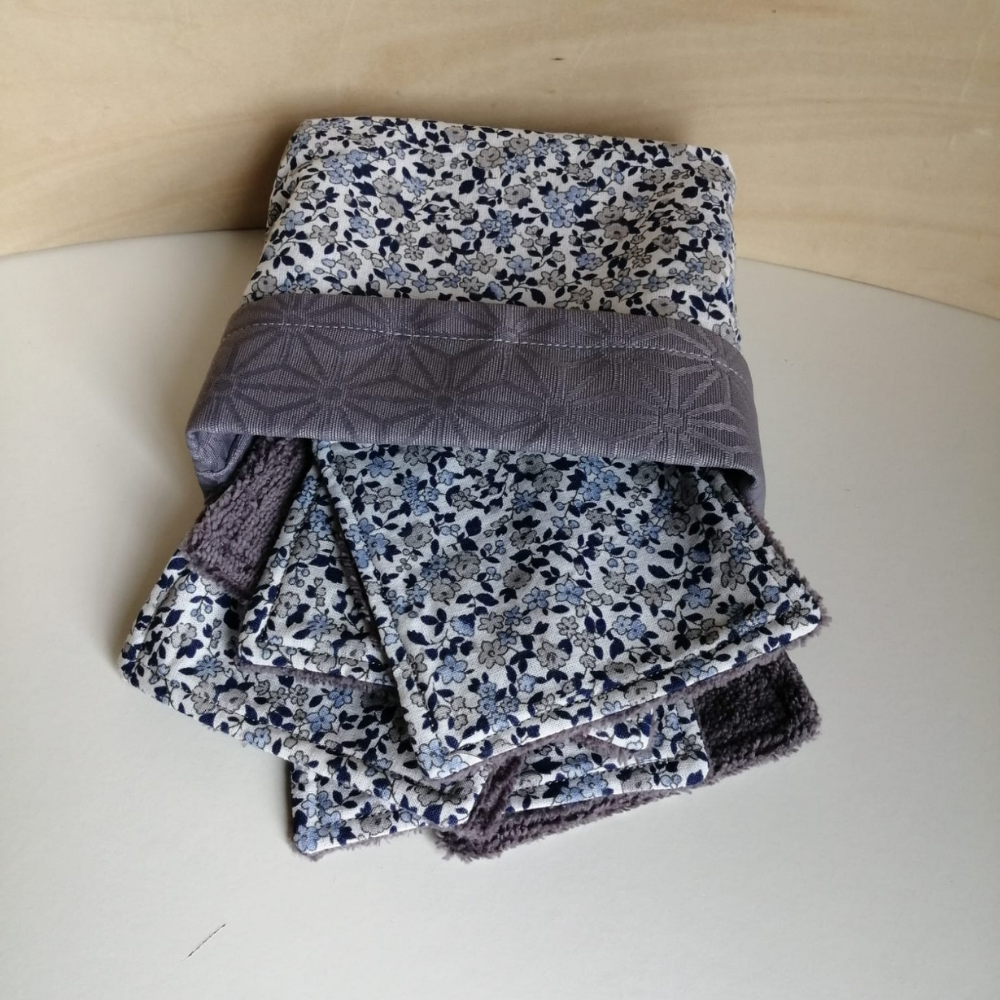 Panier + 5 lingettes réutilisables – coton fleuri & éponge bambou (11×11 cm)