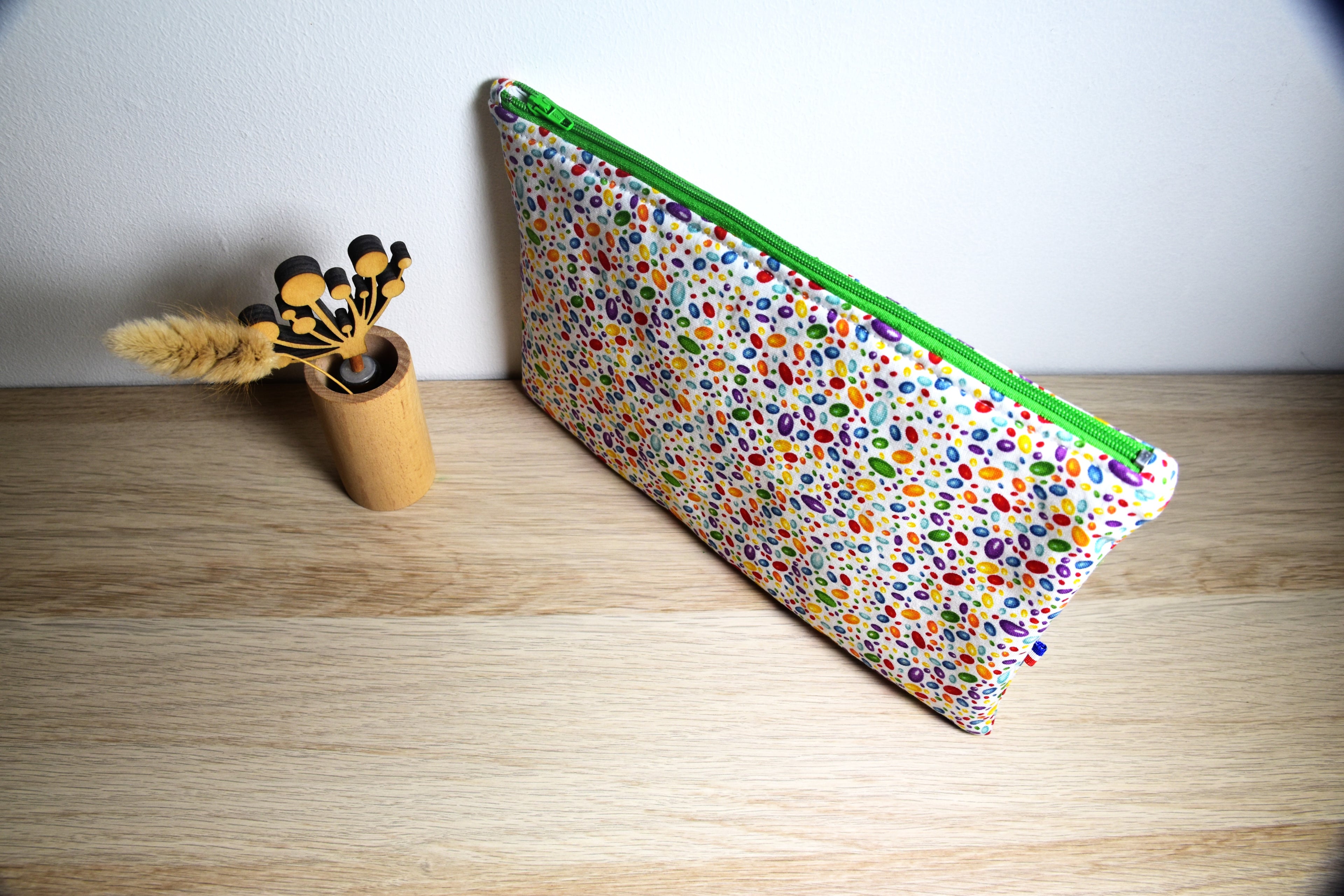 Pochette multi couleur - fermeture verte - 24cm/15cm