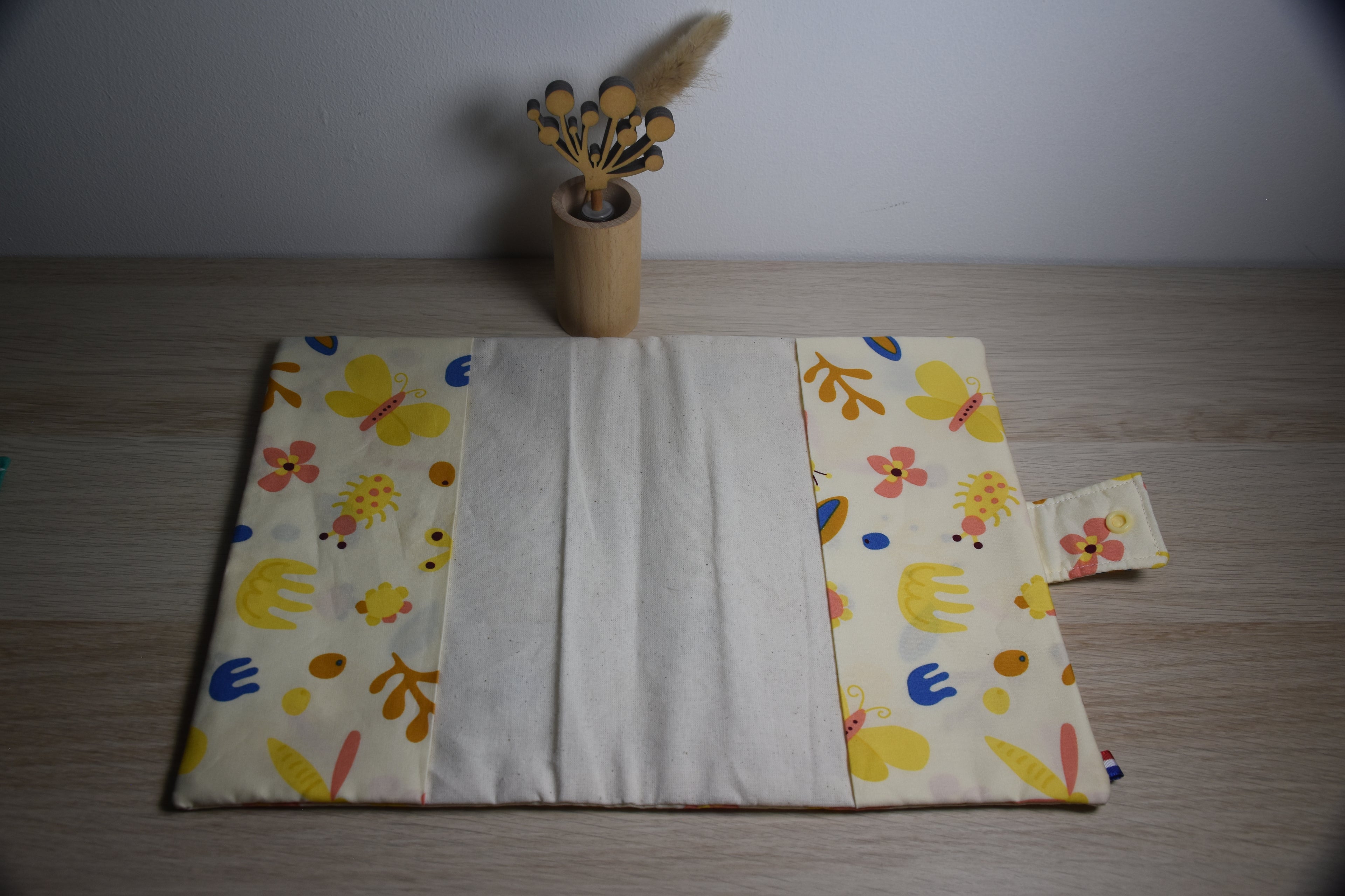 Protège carnet de santé - papillon jaune
