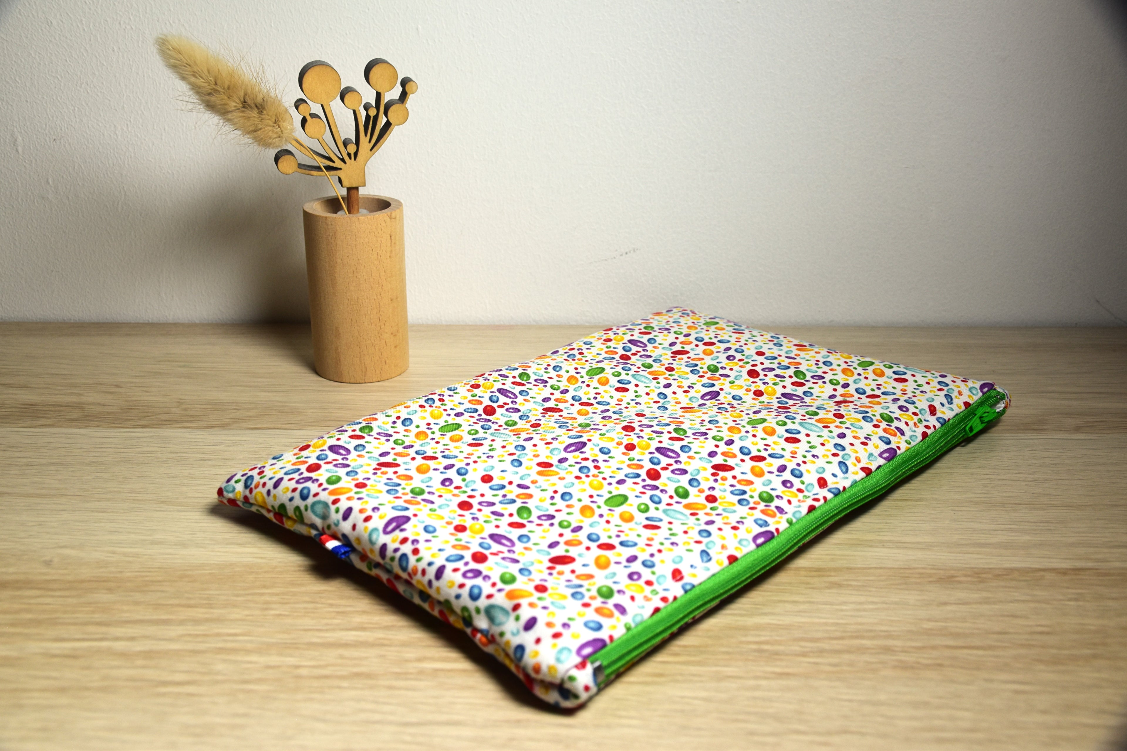 Pochette multi couleur - fermeture verte - 24cm/15cm