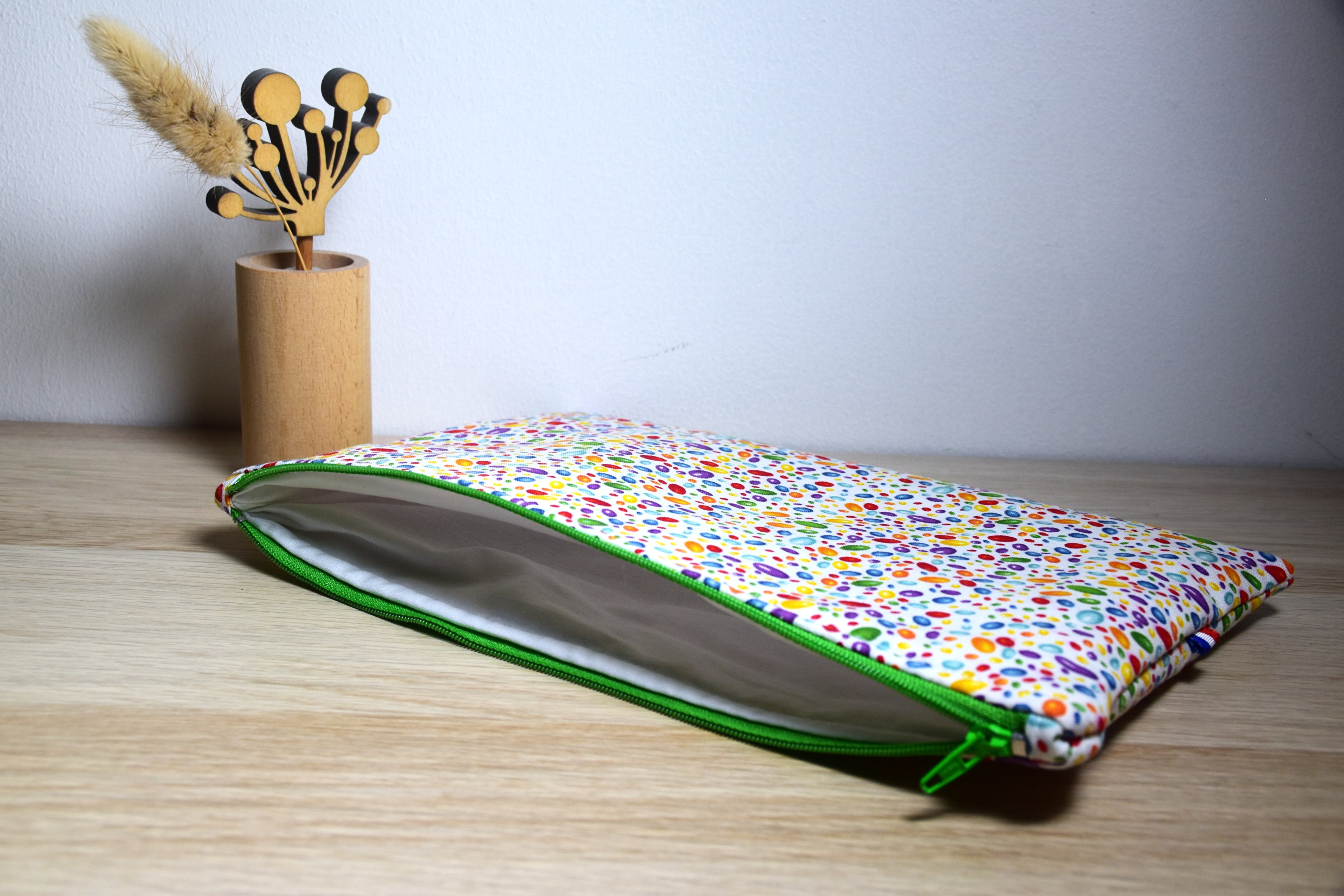 Pochette multi couleur - fermeture verte - 24cm/15cm